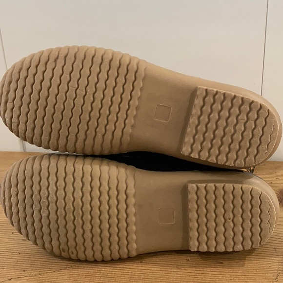 Duck Boots Cheetah Print LIKE New - Picture 3 of 5